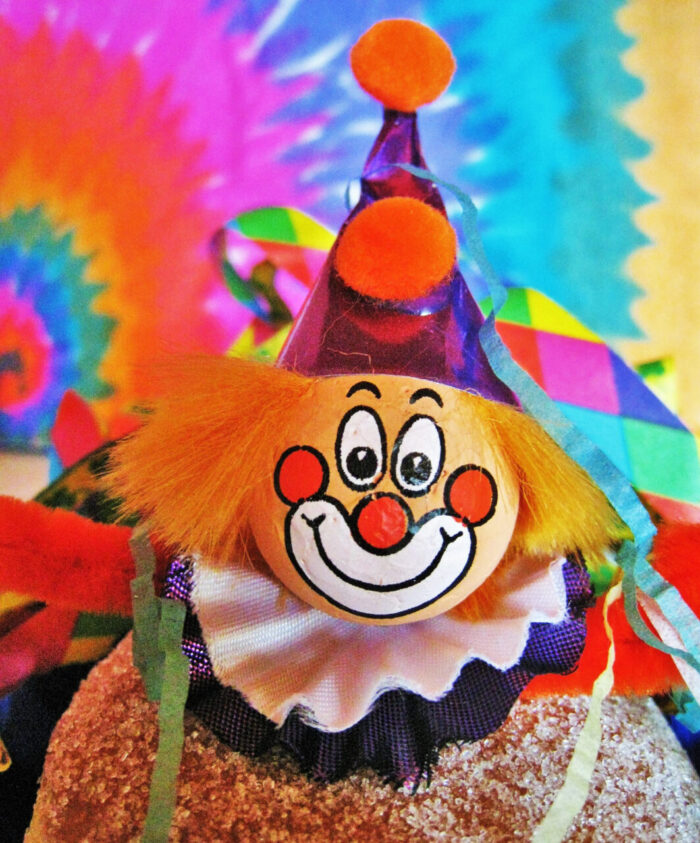 carnival-clown-1149326_by_ASSY_pixabay_pbs (1)